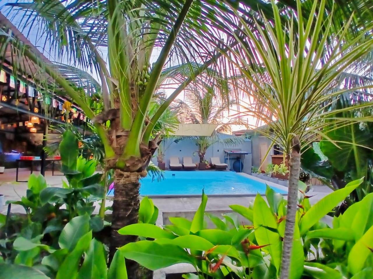 Ananas Guesthouse Moalboal Esterno foto