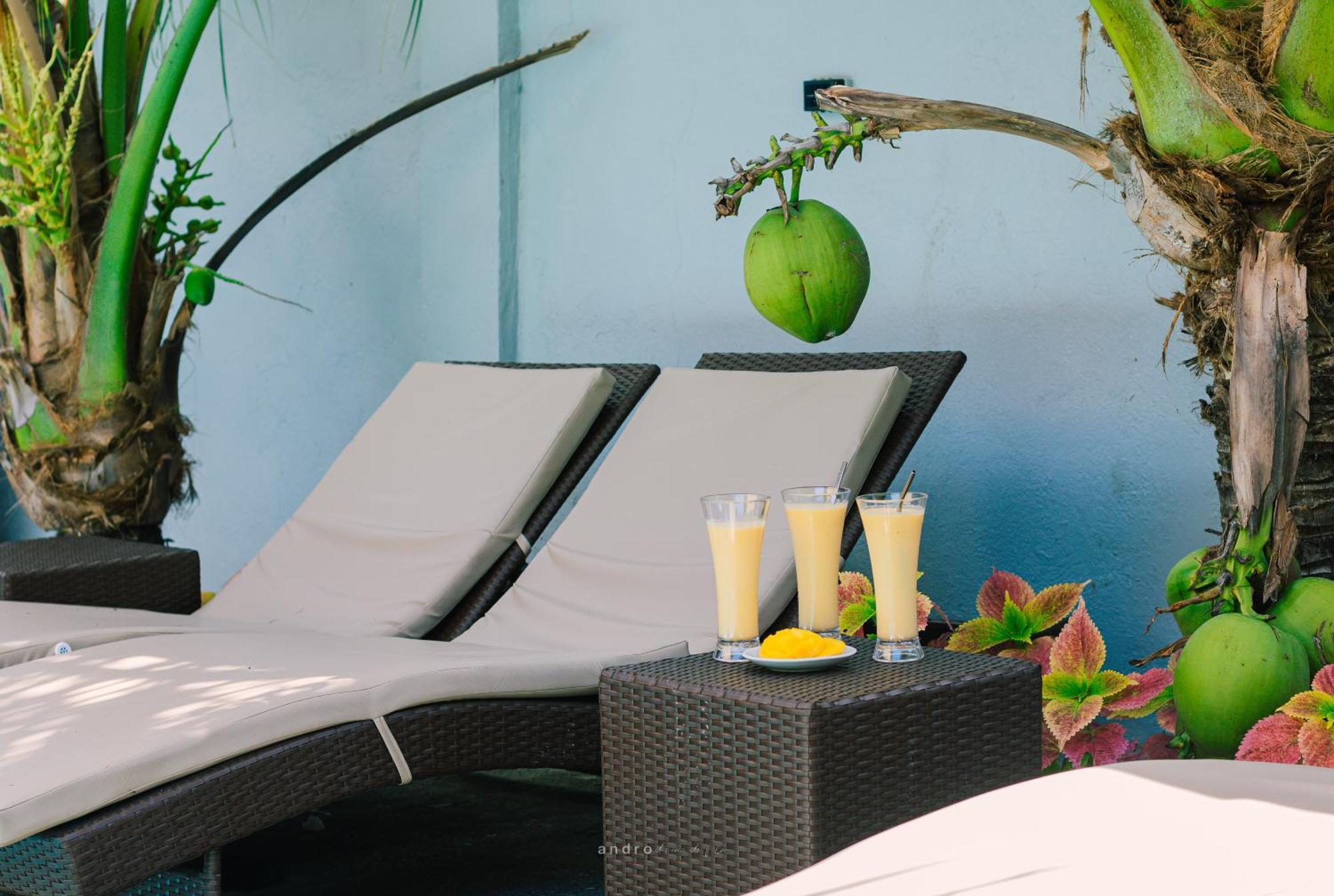 Ananas Guesthouse Moalboal Esterno foto